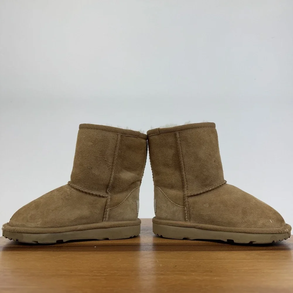 Little Kids Ugg Classic II Tan Suede Wool Lined Comfort‎ Causal Boots Size 9 C